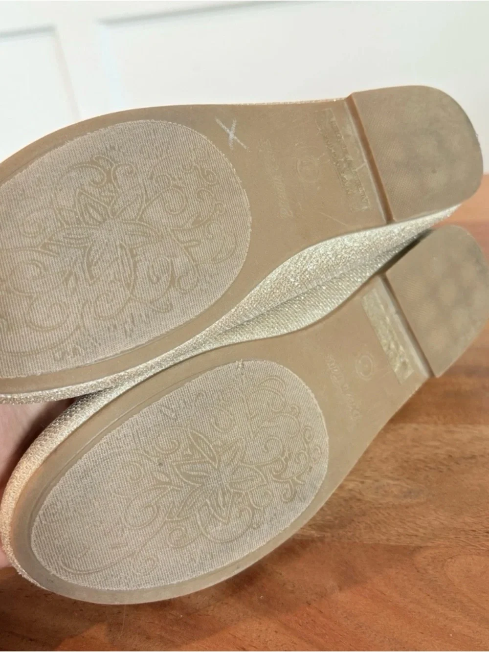 Dream Pairs elegant gold